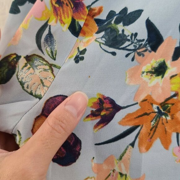 Leith Womens Shirt Top Small Blue Colorful Floral Crop Knot Front Cottagecore - Picture 3 of 12